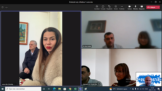 Online konferencia.