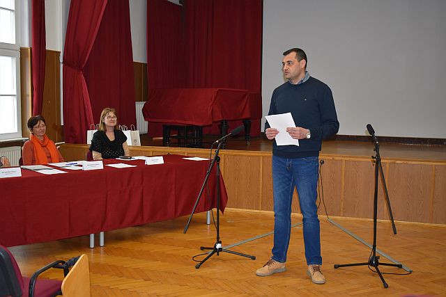 Dr. Kiss Zoltán intézetigazgató nyitotta meg a versenyt.