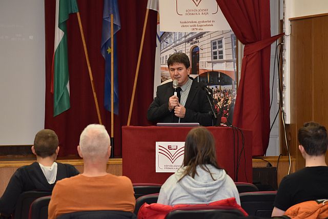 András István 