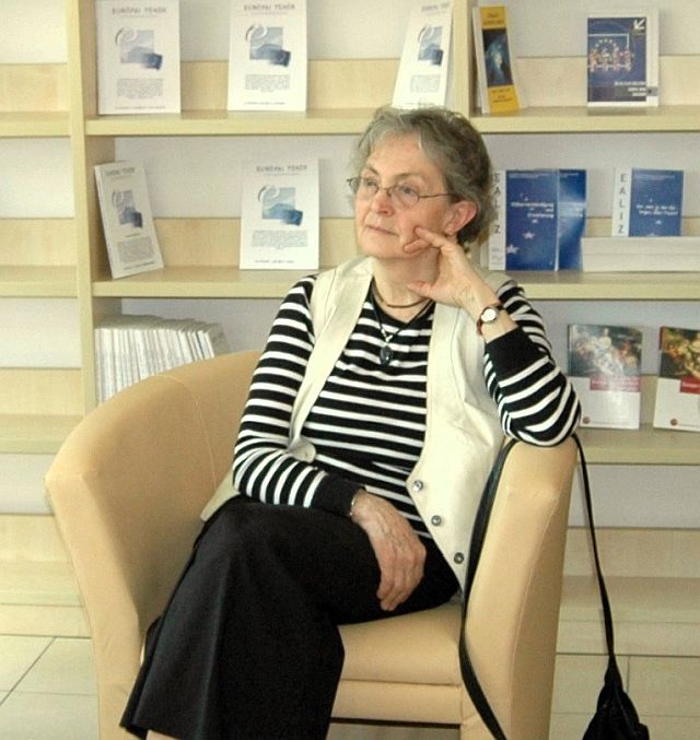 Klossy Irén